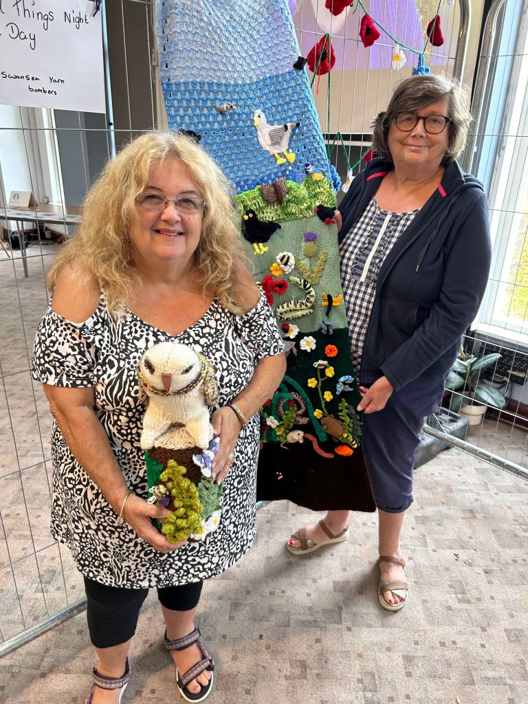 Swansea Yarn Bombers, who featured recently in the popular BBC Wales production ‘Our Lives’ exhibited sculpture panels for the Art for the Common event exhibited two large composite works.