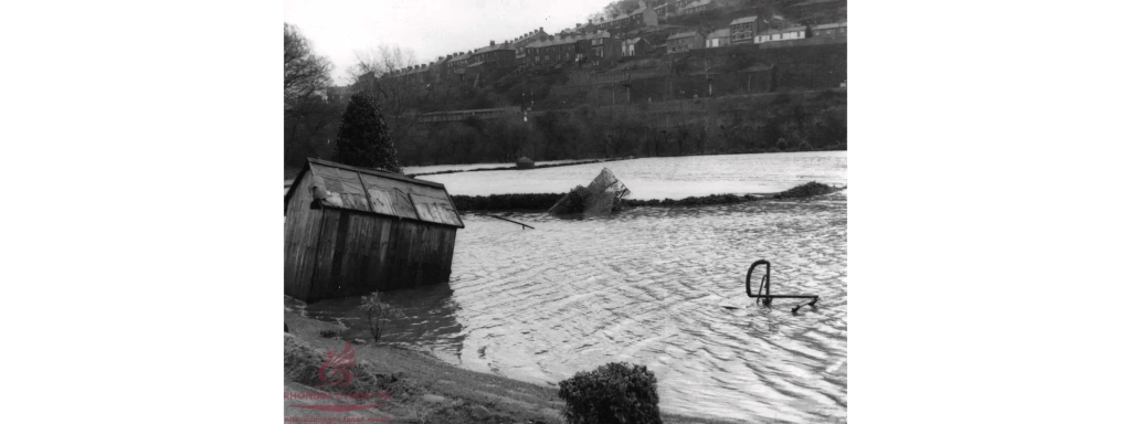 Afon Taf mewn llifogydd, 1960, Rhondda Cynon Taff